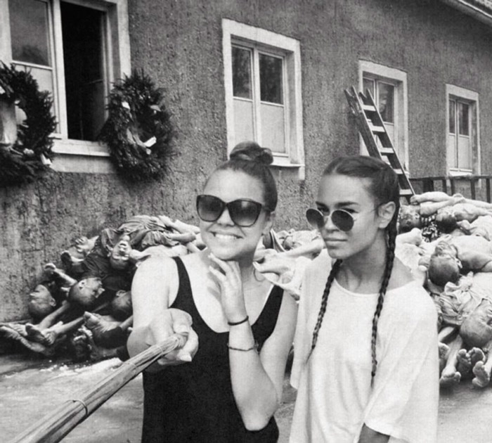 Na pierwszy rzut oka to zwykłe zdjęcie. Ale wystarczy przyjrzeć się bliżej tłu... Odmrożenie😲