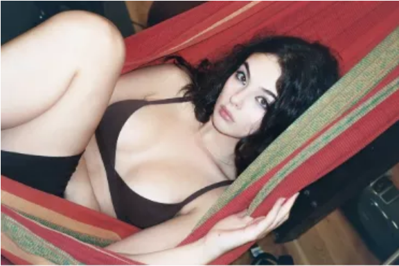 „Virgin prześcignęła swoją matkę, która kiedyś była bezkonkurencyjna": Córka Moniki Bellucci udostępniła zdjęcia