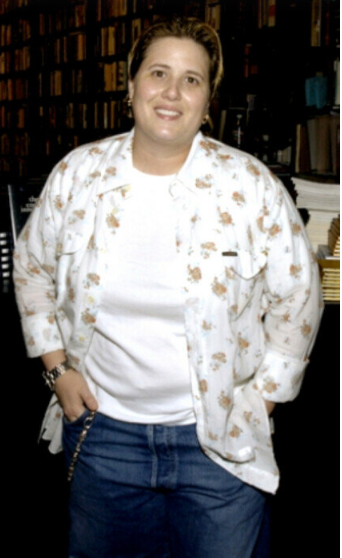 Jak wygląda córka piosenkarki Cher, która 35 lat temu zmieniła się z ładnej dziewczyny w brodatego mężczyznę?