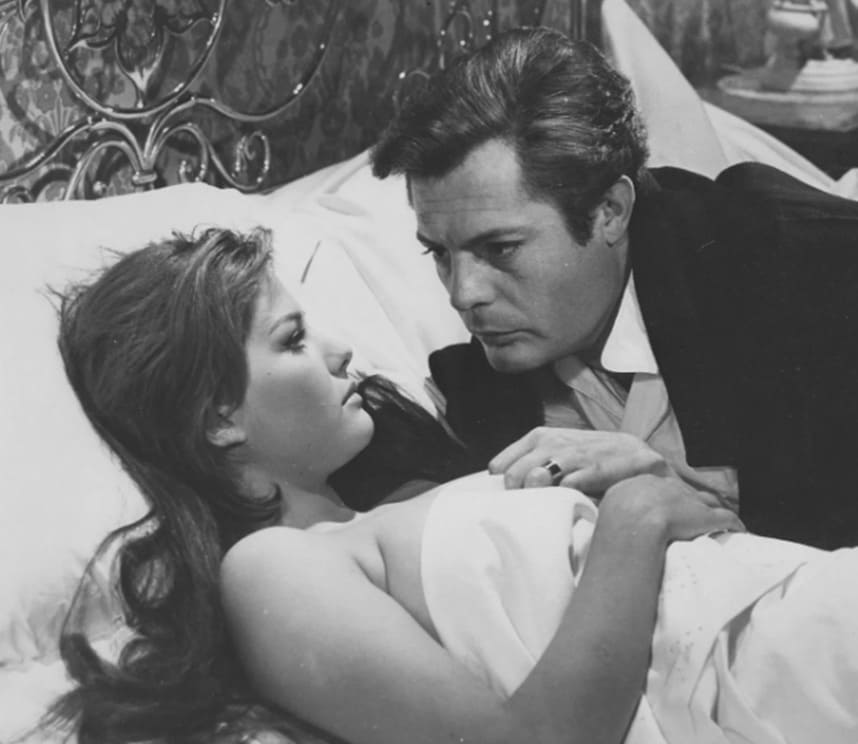 Kobieta, która doprowadziła Alaina Delona do szaleństwa. Kim ona jest?