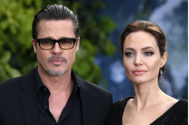 Pozuje przytulony do swojej nowej ukochanej, podczas gdy Jolie jest smutna. Brad Pitt ma nową kochankę