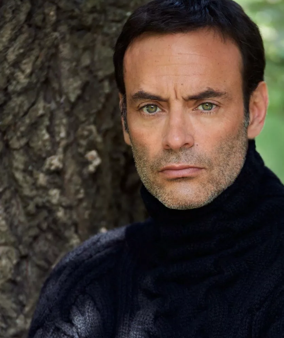 „Alain Delon w kobiecej formie": oto jak wygląda nieślubna, piękna wnuczka aktora