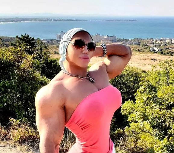 Natalia Kuznetsova ma 33 lata i jest znana na całym świecie ze swoich kształtów! Jak wyglądała kulturystka Natasha, zanim na poważnie zajęła się sportem