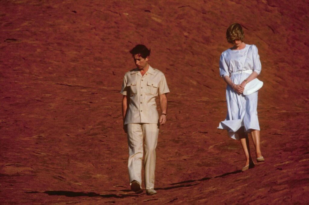 MIGAWKI PANI DI, KTÓRE DOWODZĄ, ŻE BYŁA NIESZCZĘŚLIWA W SWOIM MAŁŻEŃSTWIE. Silent Scream. 15 lat małżeństwa w smutnym materiale filmowym.