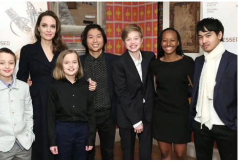 Angelina Jolie przytyła kilogramy i zachwyciła wszystkich swoimi zaokrąglonymi kształtami