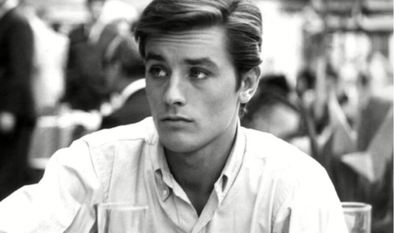 Ten chłopiec urodził się 8 listopada 1935 roku. Ten słynny aktor zmarł tego lata. 🤨 Zgadłeś, kto to jest ⁉️