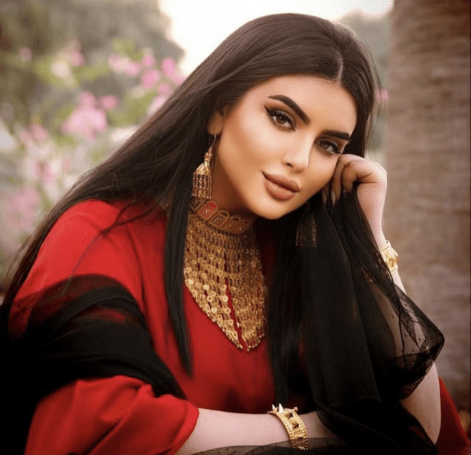 Orientalna piękność urodziła się jako córka Greka i przez pewien czas była żoną emira Dubaju