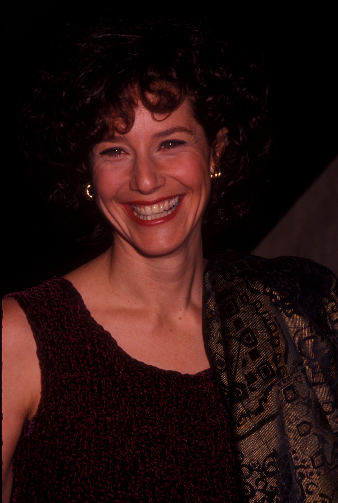 Debra Winger, której role z lat 80. zapadły nam w serca, wygląda oszałamiająco w wieku 69 lat