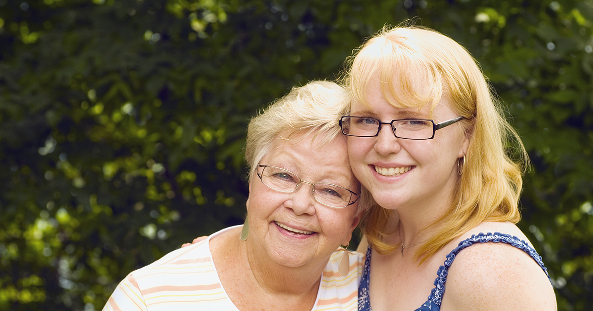 Na pogrzebie mojej babci zobaczyłem, jak mama chowa paczkę do trumny - cicho ją podniosłem i byłem oszołomiony, gdy zajrzałem do środka