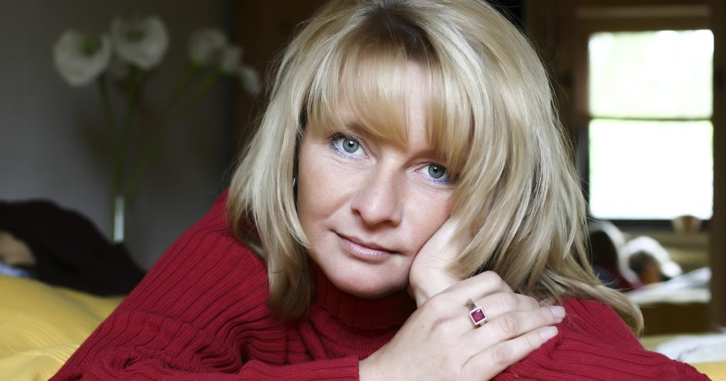 Nasz ojczym dał naszej mamie paczkę papieru toaletowego na jej urodziny - nasza kara dla niego była brutalna.
