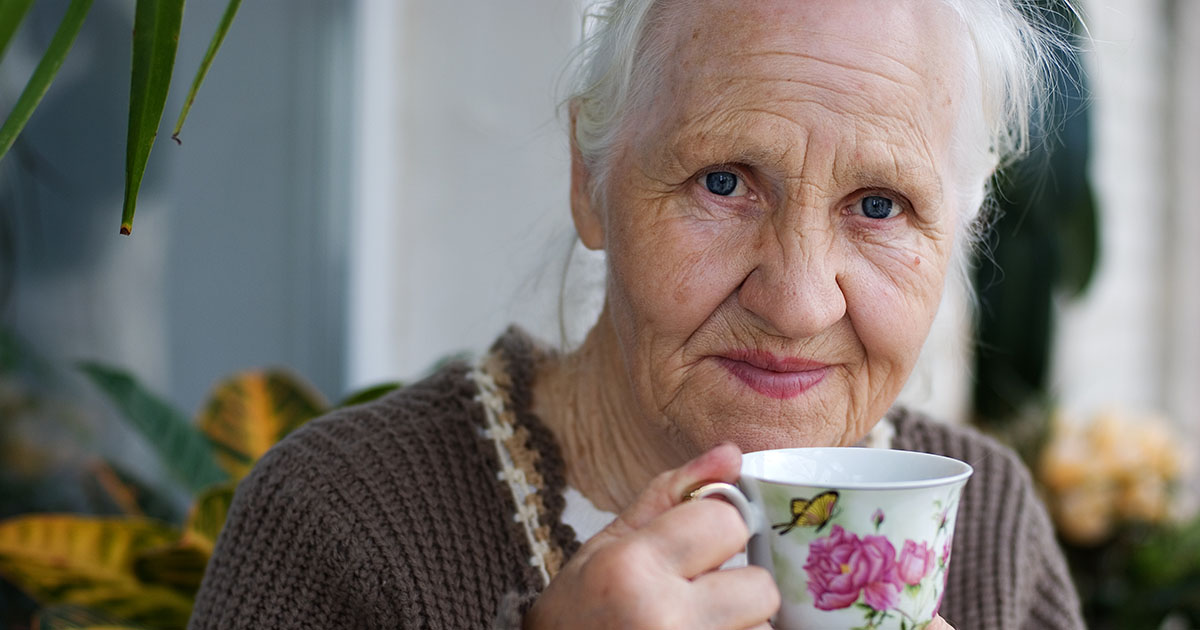 Zauważyłem, że rzeczy znikają z domu mojej chorej matki, więc założyłem ukryte kamery i to, co zobaczyłem, zszokowało mnie