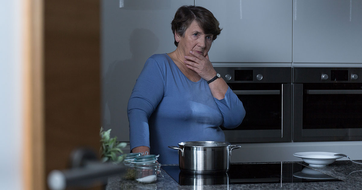 Moja teściowa ukradła jajka z mojej lodówki - to, co uchwyciłem ukrytą kamerą, zmroziło mi krew w żyłach