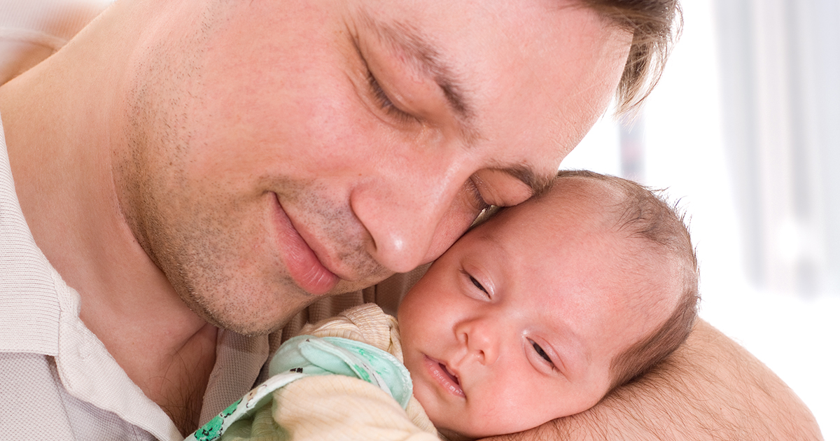 BYŁ PÓŹNY WIECZÓR, KIEDY JAKE WSZEDŁ DO DOMU Z DZIECKIEM NA RĘKACH.