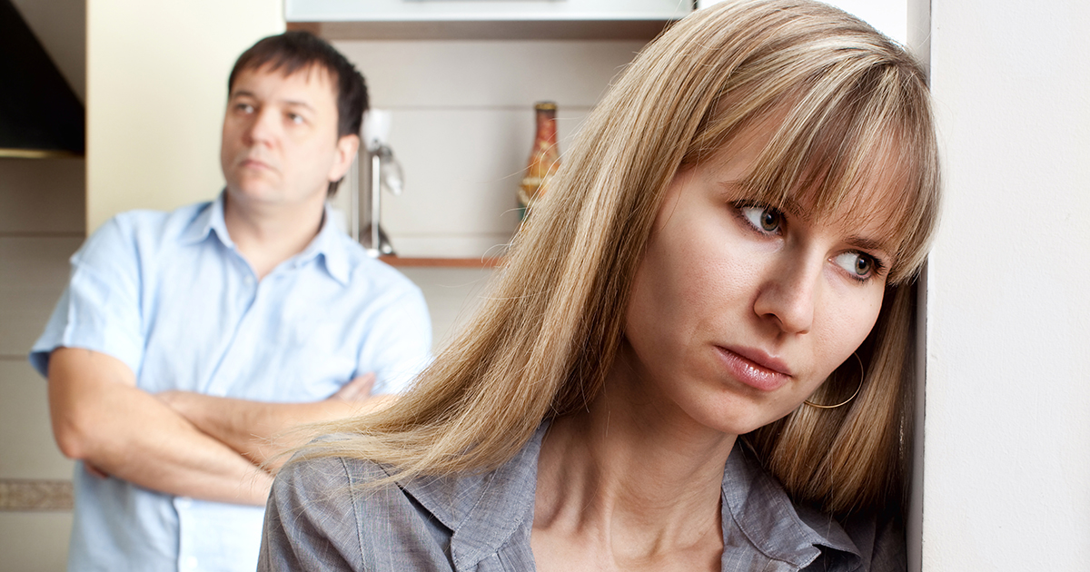 Pozwoliłam mojemu byłemu zostać w moim domu po jego zerwaniu - a potem zaczął przyprowadzać inne kobiety i udawać, że jestem tylko jego „współlokatorką”.