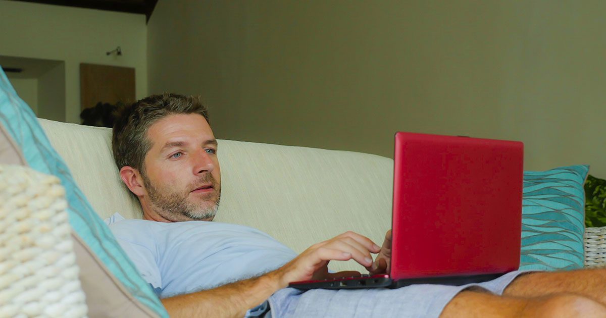 Po urlopie macierzyńskim poprosiłam męża o pieniądze na ubrania do pracy, na co on odpowiedział: „Idź do pracy jako sprzątaczka, nie potrzebujesz do tego wyszukanych ubrań”.