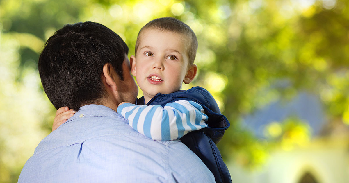 Mężczyzna decyduje się przeprowadzić test DNA na swoim synu, który „nie wygląda jak on”, a jego żona zbiera rodzinę po otrzymaniu wyników.