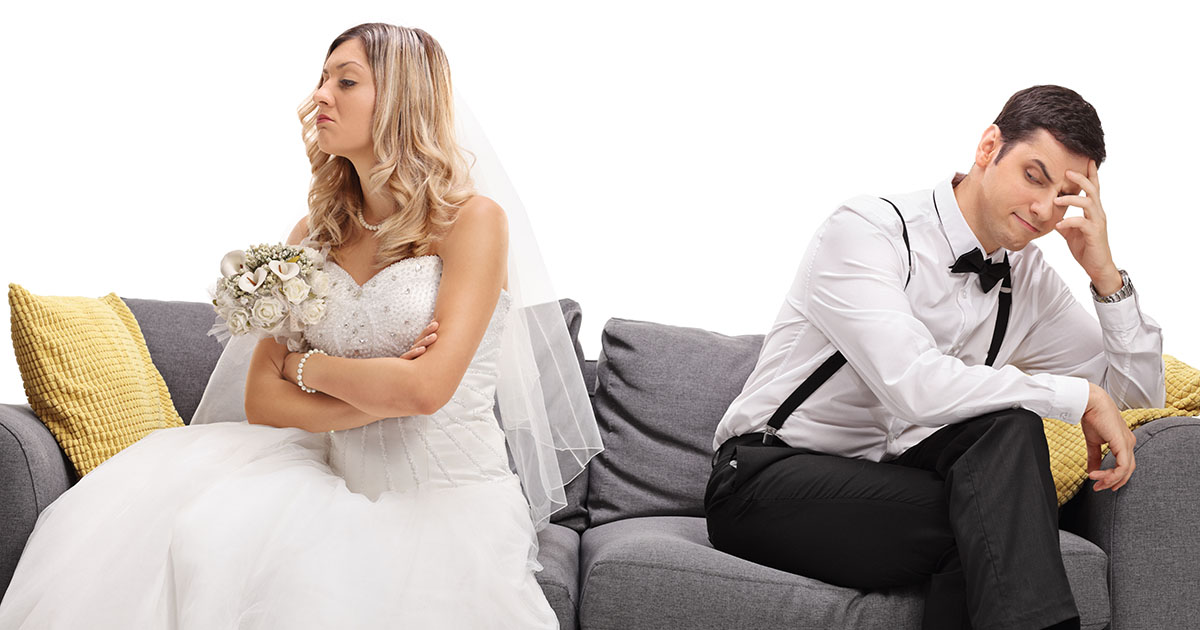 Mój mąż zostawił mnie dla mojej przyjaciółki z liceum po poronieniu - trzy lata później zobaczyłam ich na stacji benzynowej i nie mogłam przestać się uśmiechać.