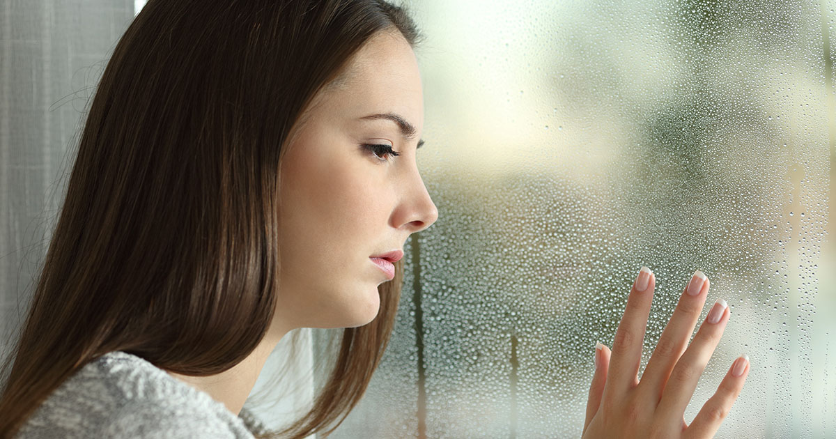 Zgodziłam się pomóc przyjaciółce w nocnej opiece nad dziećmi, ale jej mąż zostawił mi wiadomość, która sprawiła, że wszystko przemyślałam.