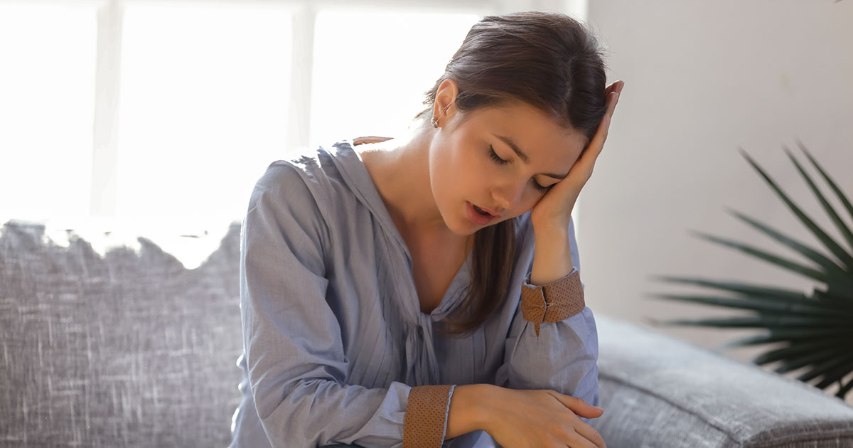 Podczas parapetówki mój mąż i jego mama nalegali, abyśmy przekazali nasze mieszkanie jego siostrze, ale odpowiedź mojej mamy całkowicie obaliła ich twierdzenie