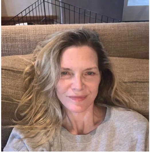 Zdeterminowana, by starzeć się naturalnie: 65-letnia Michelle Pfeiffer zachwyca swoim wyglądem