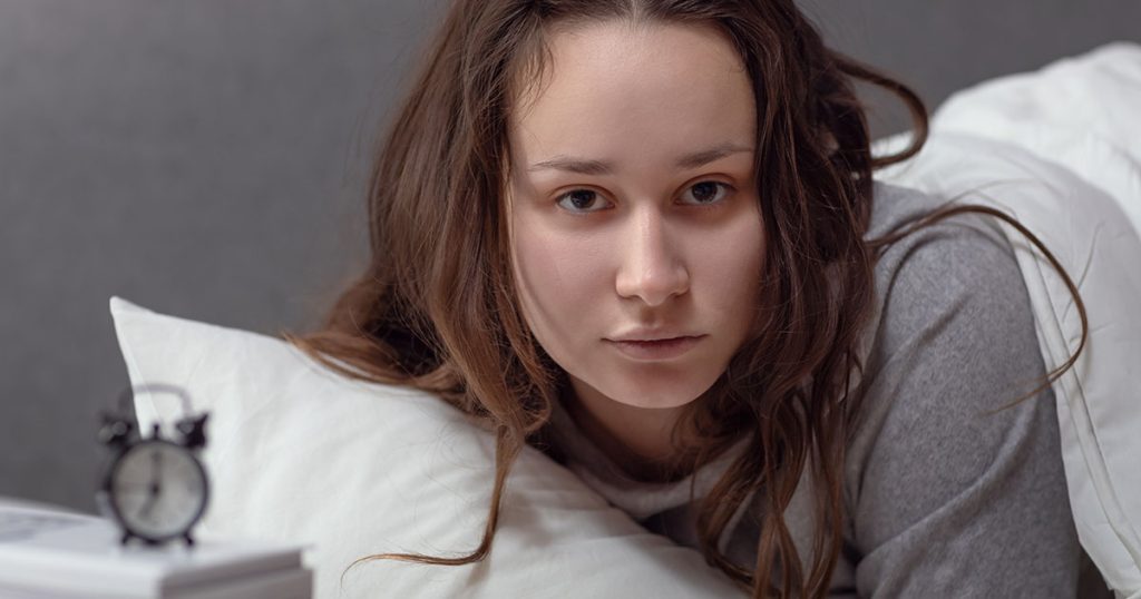 Podczas parapetówki mój mąż i jego mama nalegali, abyśmy przekazali nasze mieszkanie jego siostrze, ale odpowiedź mojej mamy całkowicie obaliła ich twierdzenie