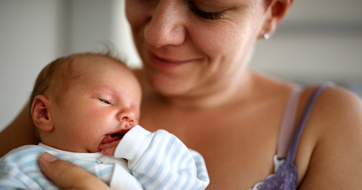 53-LETNIA KOBIETA URODZIŁA BLIŹNIĘTA, ALE OKAZAŁO SIĘ, ŻE MAJĄ ONE TAKIE SAME ZNAMIONA JAK JEJ SZWAGIER.