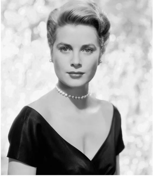 Wnuczka wyrosła na dokładną replikę swojej słynnej babci Grace Kelly
