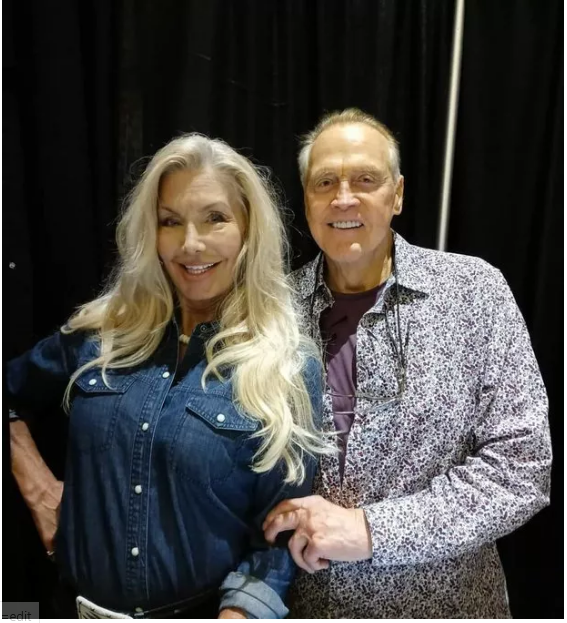 Sultry Heather Thomas z Fall Guy zmagała się z uzależnieniem - ale spójrz na nią teraz, w wieku 66 lat
