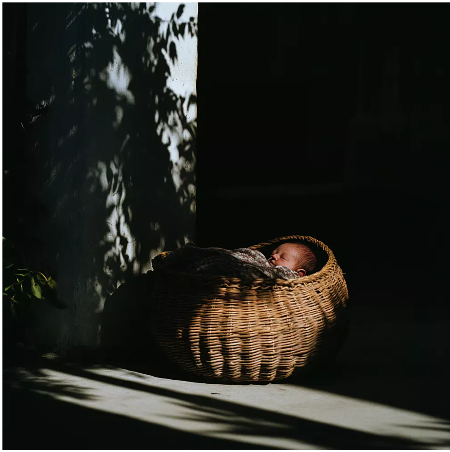 Adoptowałem dziecko pozostawione na posterunku straży pożarnej, a 5 lat później kobieta zapukała do moich drzwi i powiedziała: „Musisz oddać moje dziecko”.