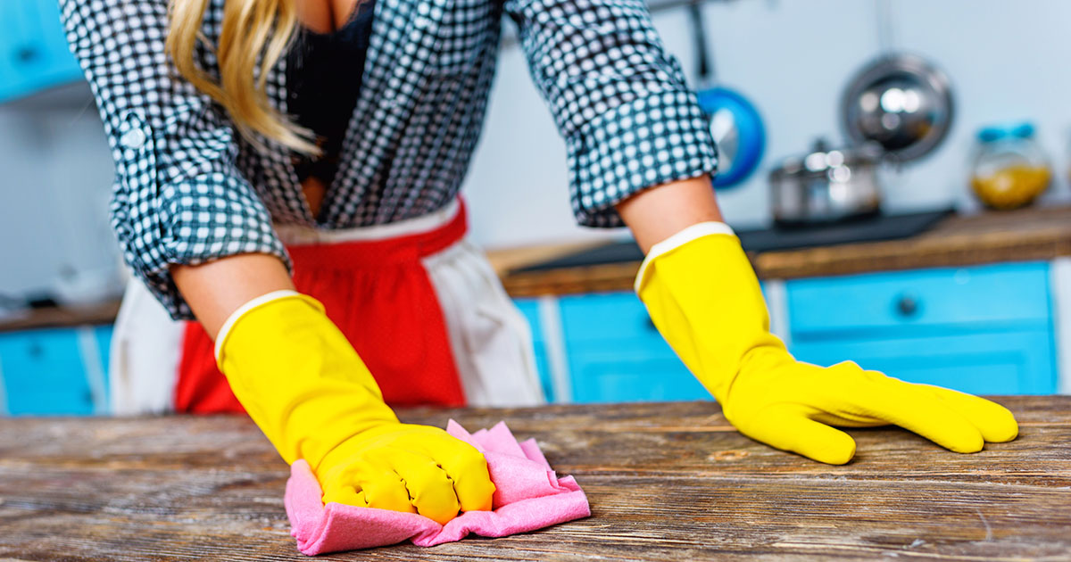 Najlepszy przyjaciel mojego męża wprowadził się kilka tygodni temu, oczekując, że po nim posprzątam - mój mąż stanął po jego stronie, a ja dałam im nauczkę