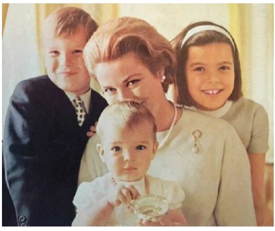 Wnuczka wyrosła na dokładną replikę swojej słynnej babci Grace Kelly