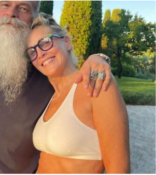 Odkrywcze zdjęcia 67-letniej Sharon Stone. Każda kobieta powinna tak wyglądać!