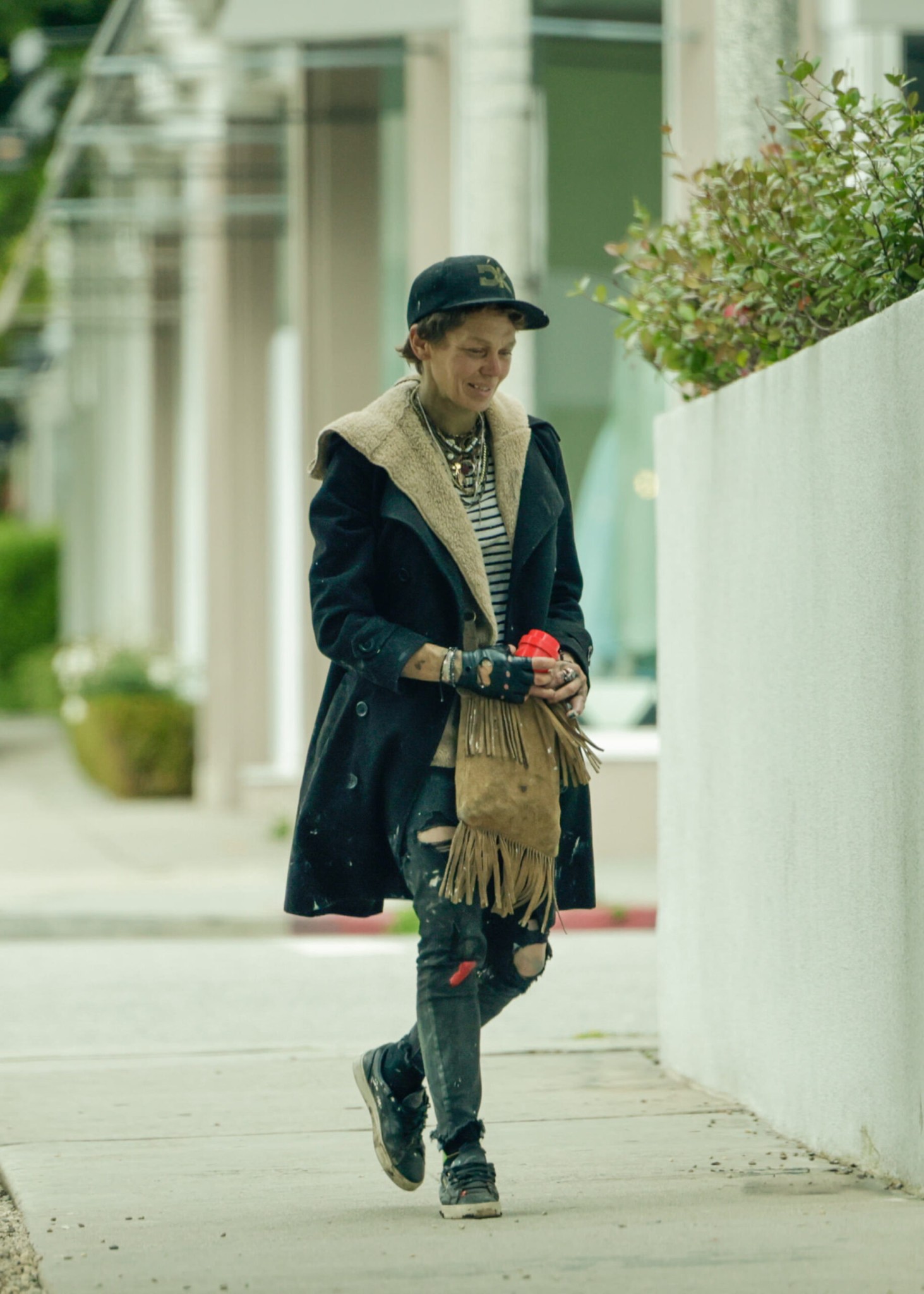 Bezdomna była żona gwiazdora „Baywatch” została zauważona z wózkiem na zakupy w Los Angeles