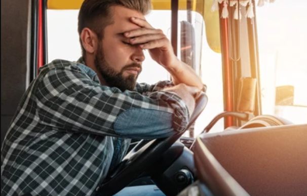 80-letnia kobieta została wyrzucona z autobusu za niezapłacenie za przejazd. Jej reakcja składała się tylko z kilku słów.