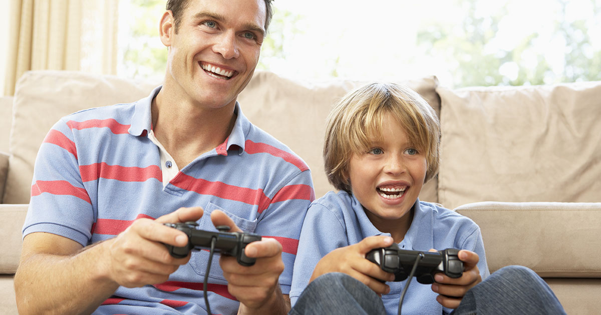 Samotny ojciec stawia czoła wyzwaniom związanym z wychowywaniem trojaczków, ale pewnego dnia odkrywa, że nie należą one do niego.