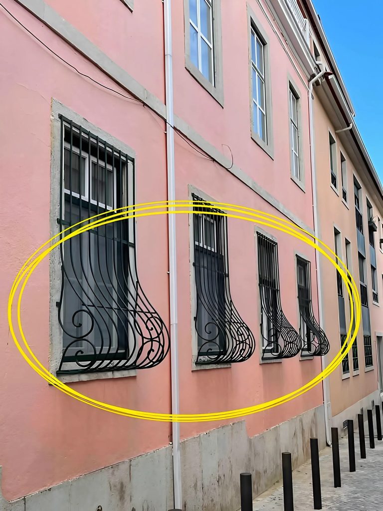 Jeśli widzisz paski okna z zakrzywieniem na dole, to właśnie to oznacza.