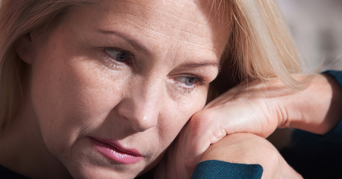 ZNALAZŁAM KORONKOWY SZLAFROK UKRYTY W SZAFIE MOJEGO MĘŻA - A POTEM ZOBACZYŁAM GO NA MOJEJ MACOSZE.