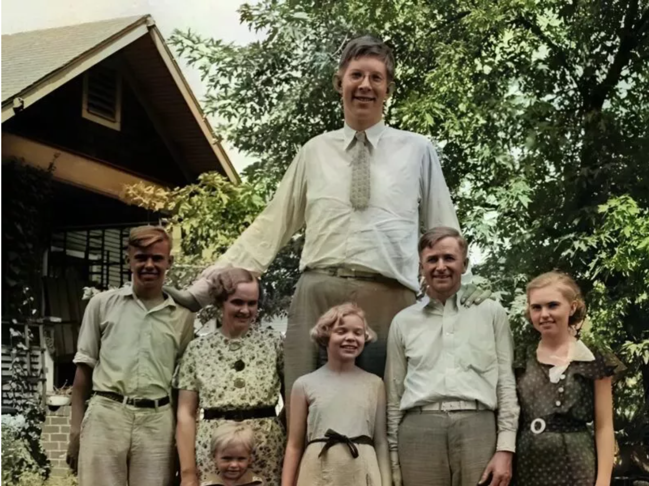 Najwyższy człowiek na świecie: kim był i jak żył