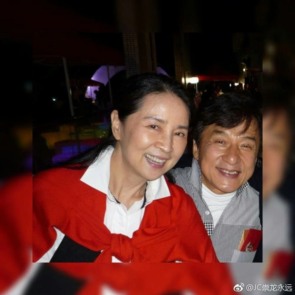 Ten, który przymykał oko na oszustwa przez 40 lat. Zobacz, jak wygląda żona Jackie Chana