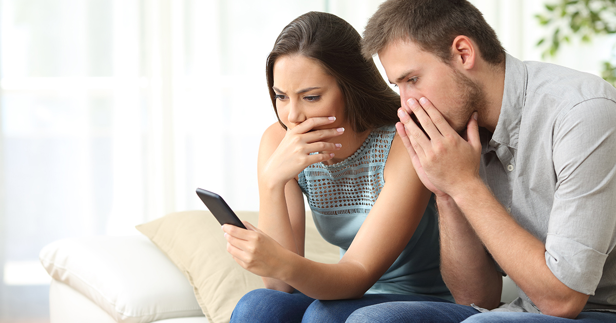 ZAPLANOWAŁAM PRZYJĘCIE NIESPODZIANKĘ DLA MOJEGO MĘŻA, ALE KIEDY WSZEDŁ, WSZYSCY NAGLE ZAMILKLI.