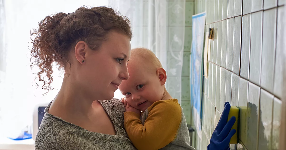 WRÓCIŁAM DO DOMU Z NOWONARODZONYMI BLIŹNIAKAMI I ZASTAŁAM ZMIENIONE ZAMKI ORAZ NOTATKĘ.