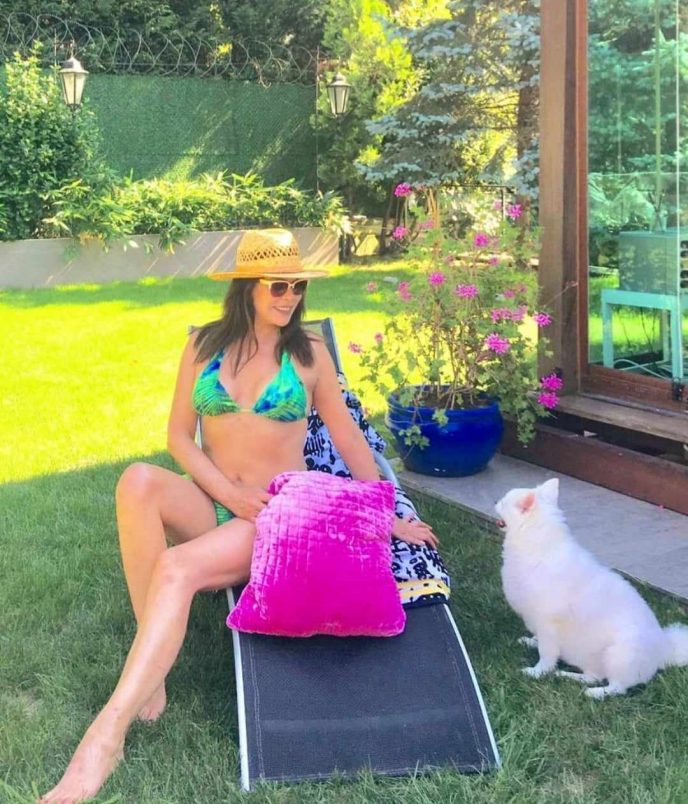 Gwiazda, która zagrała w filmie „Korolek – ptaszek śpiewający”, ma obecnie 60 lat. Niedawno opublikowała zdjęcie w kostiumie kąpielowym.