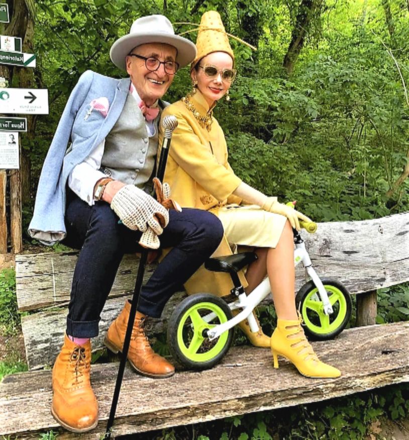 Günter Krabbenhöft i jego stylowa dziewczyna. Trudno w to uwierzyć, ale mają już 80 lat!