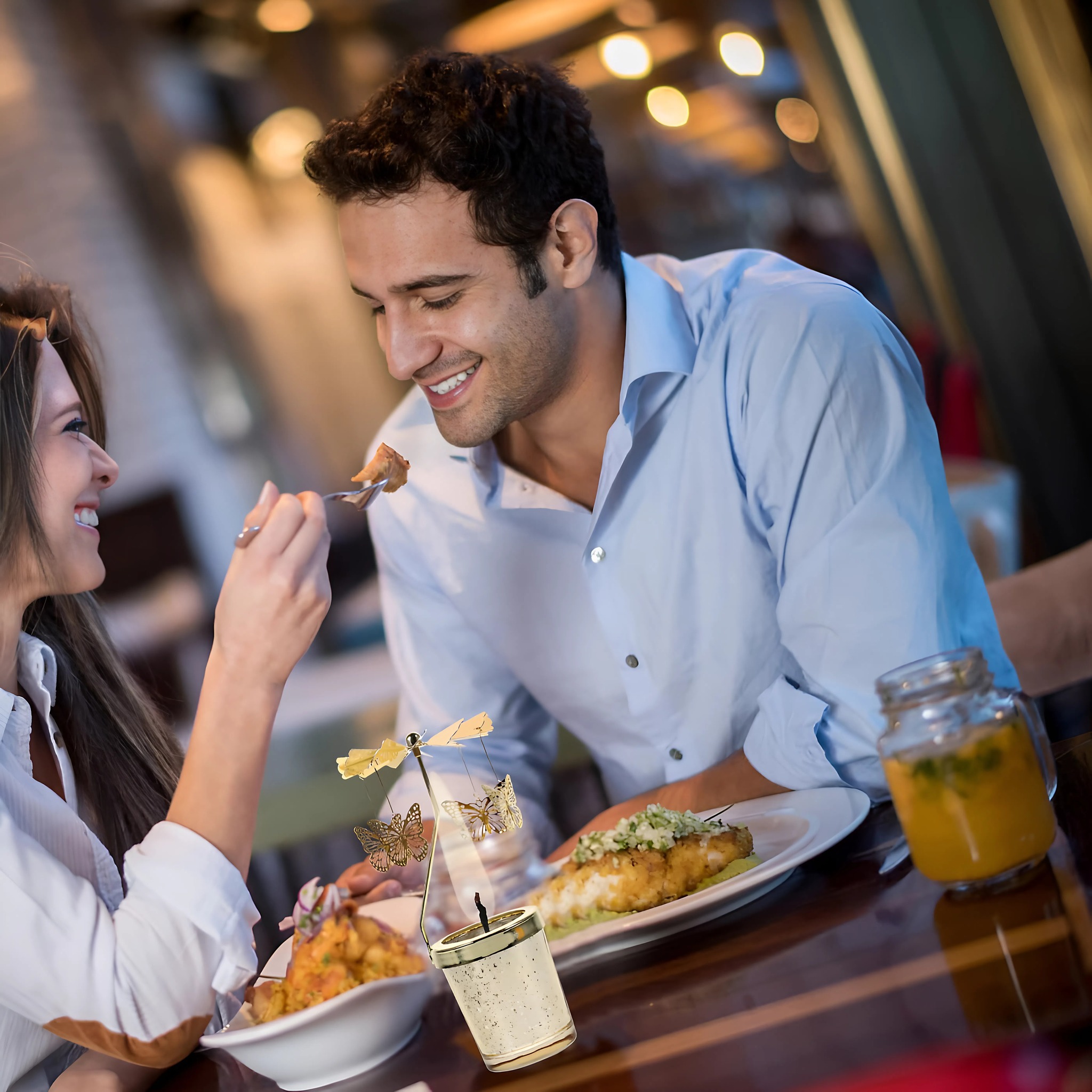 Mój mąż nalegał, żebyśmy mieszkali osobno przez miesiąc - a potem sąsiad zadzwonił: „Biegnij do domu, w twoim pokoju jest kobieta!”.