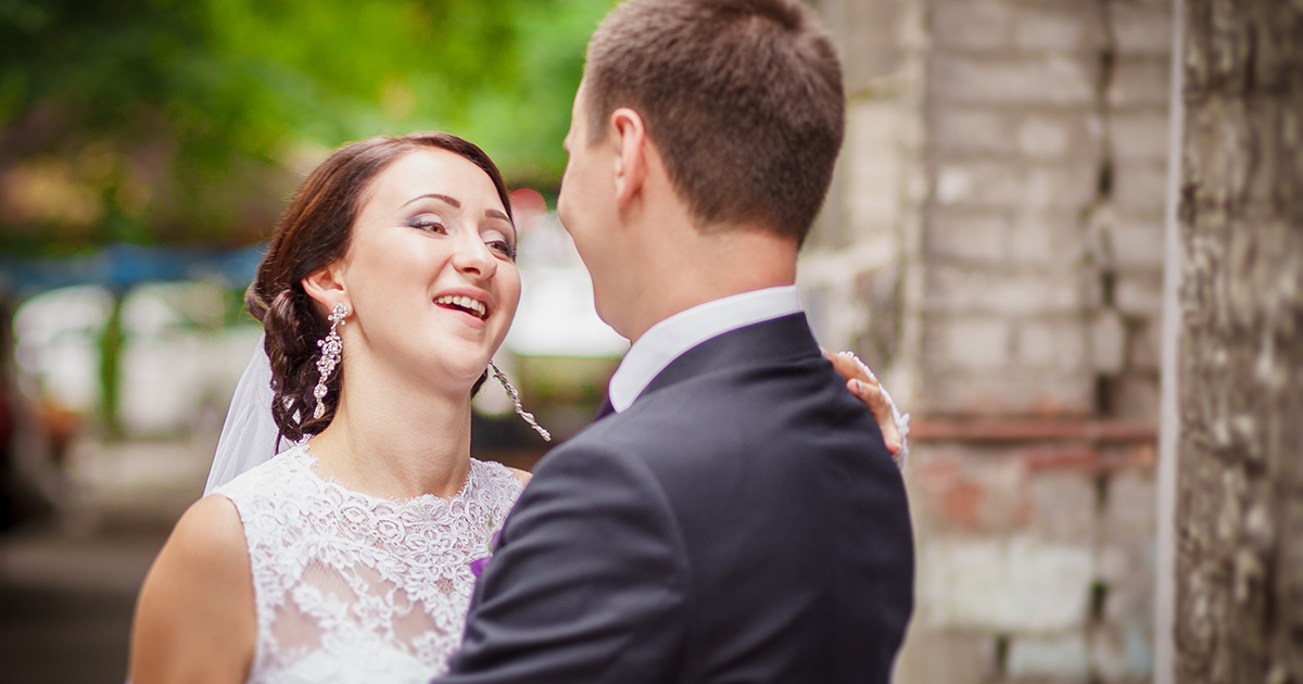 Dumna rodzina mojego narzeczonego zachowywała się tak, jakby nie znała mnie ani moich rodziców - dopóki nie przybył burmistrz