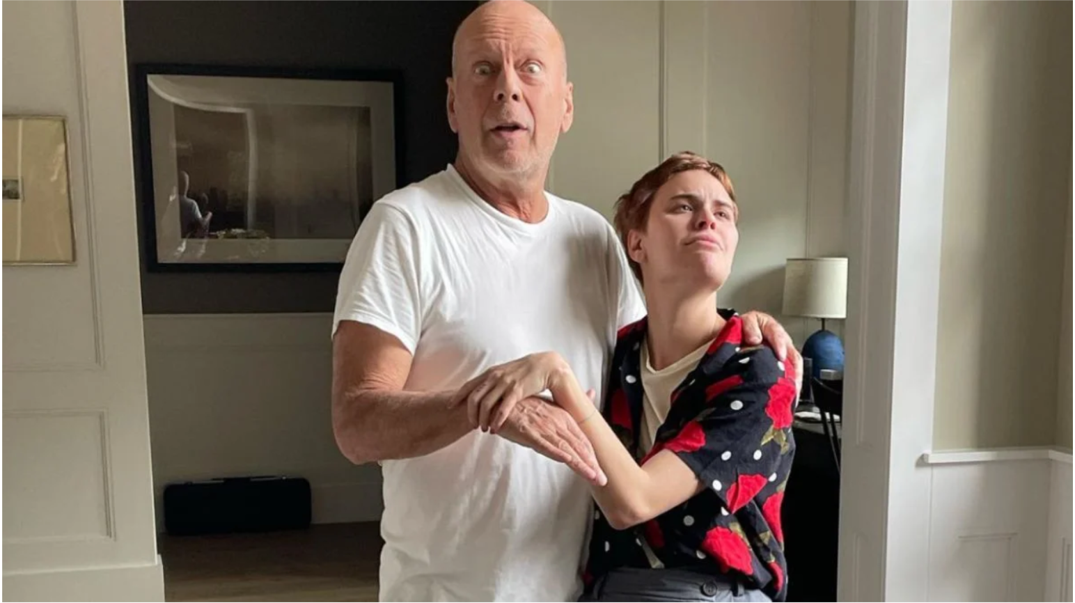 „Nie pamięta nikogo i nie rozmawia”. Willis traci pozycję.