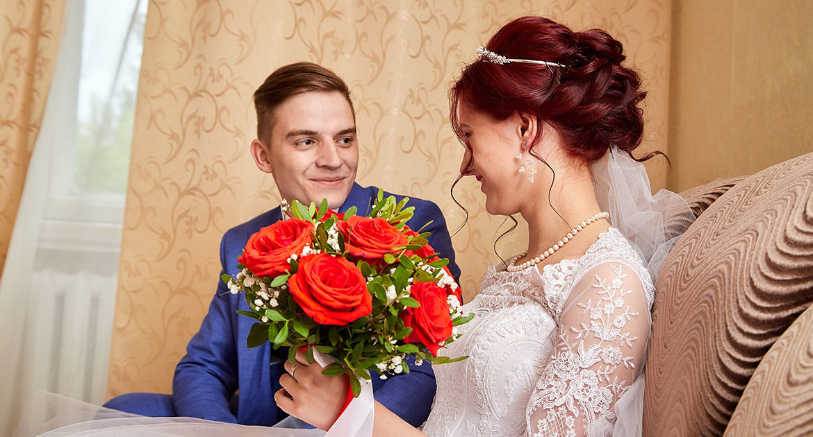 Dumna rodzina mojego narzeczonego zachowywała się tak, jakby nie znała mnie ani moich rodziców - dopóki nie przybył burmistrz