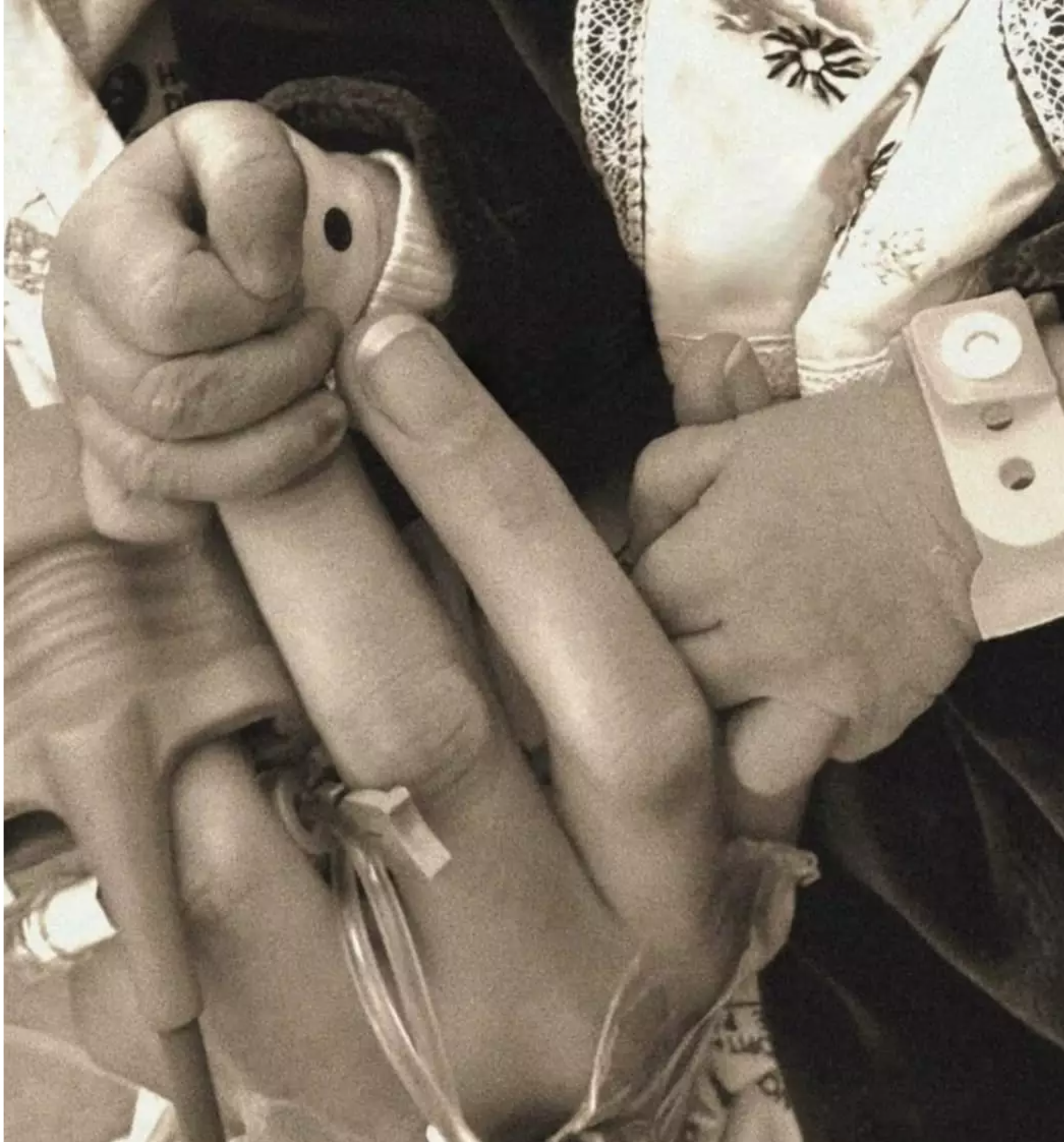 Syn przystojnego aktora, idola milionów, został ojcem.