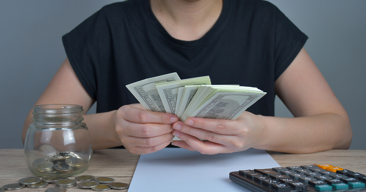 Mój mąż oddał swojej matce wszystkie nasze oszczędności, nie pytając mnie o zdanie, a ja dałam mu lekcję, której nigdy nie zapomni.