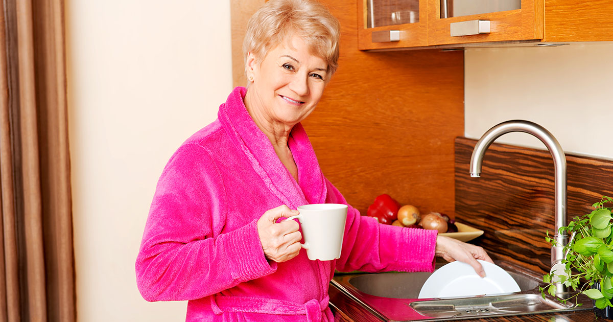 Nieznajomy zapłacił za moją kawę, ale zostawił mi wiadomość, która zmusiła mnie do wezwania policji!